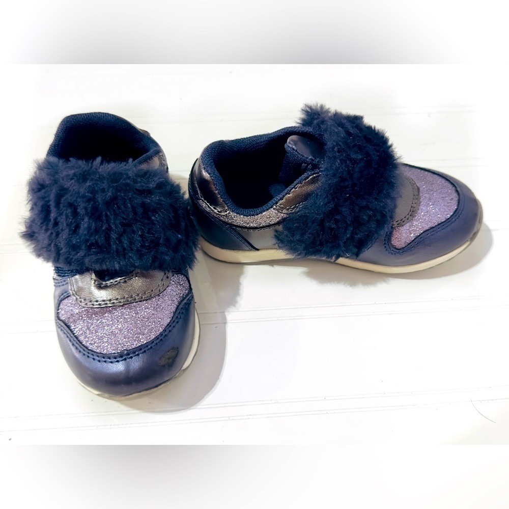SPROX BLUE FUR GLITTER BABY/TODDLER SNEAKERS. SIZE 6